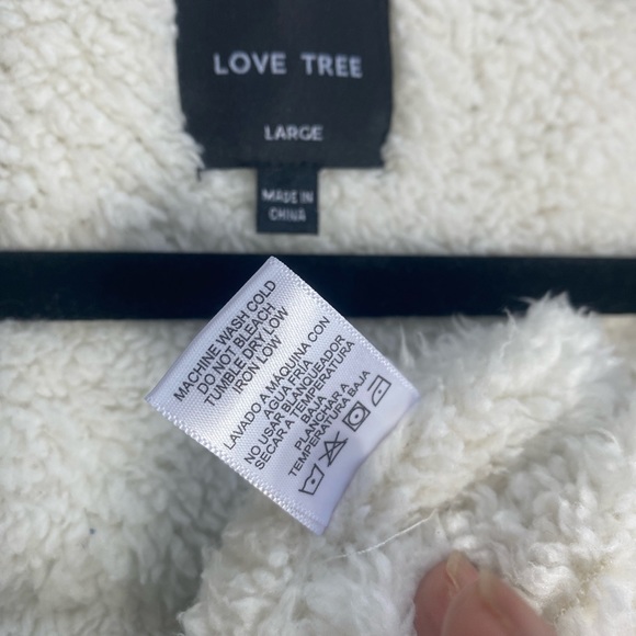 Love Tree Sherpa jacket with button sizes Large black tan - Picture 6 of 8